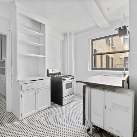 Image 3 - 845 West End Avenue, New York, NY 10025, USA - Condo for sale