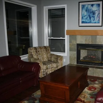 Image 2 - Vernon, BC V1B 3M1, Canada - House for rent