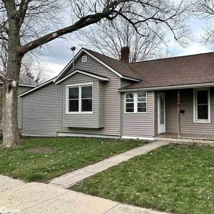 Buy this 2 bed house on 632 North C Avenue in Washington, IA 52353