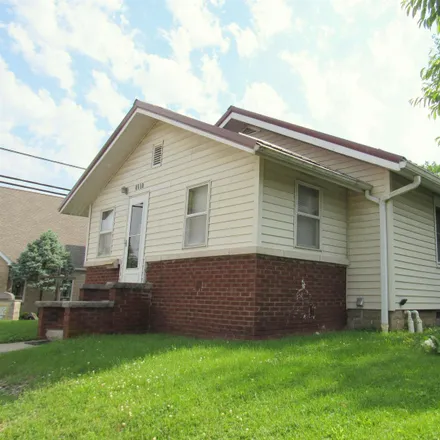 Buy this 3 bed house on 1301 South Lincoln Street in Bloomington, IN 47401