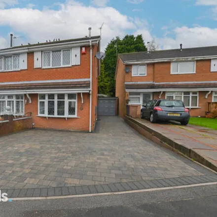 Buy this 2 bed duplex on Hawthorne Avenue in Stoke, ST4 6NR