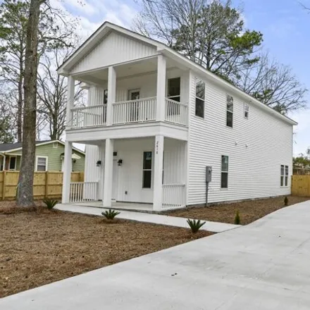 Buy this 4 bed house on 2698 North Oakridge Circle in Charleston County, SC 29420