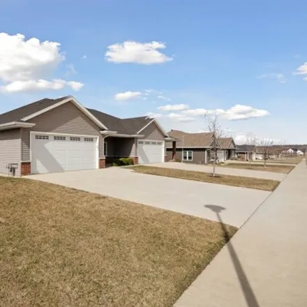 Image 3 - 1038 8th Street Southwest, Dyersville, IA 52040, USA - Townhouse for sale