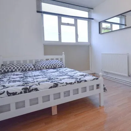 Rent this 4 bed room on 93 Redmans Road in London, E1 3JG