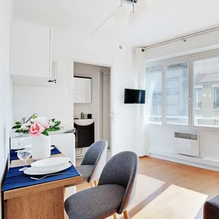 Image 5 - 51 Rue Olivier de Serres, 75015 Paris, France - Apartment for rent