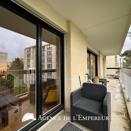 Image 7 - Hôtel de Ville, Place Jean Tranape, 92500 Rueil-Malmaison, France - Apartment for rent