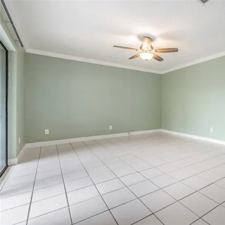 Image 7 - 15331 West Pond Woods Drive, Hillsborough County, FL 33618, USA - Condo for rent