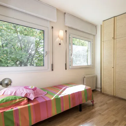 Rent this 4 bed room on Carrer de Moscou in 20, 08005 Barcelona