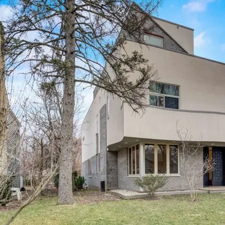 Image 4 - 2737 Highland Avenue, Evanston, IL 60201, USA - House for sale