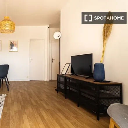 Rent this 2 bed apartment on 63 bis Boulevard du Maréchal Joffre in 92340 Bourg-la-Reine, France