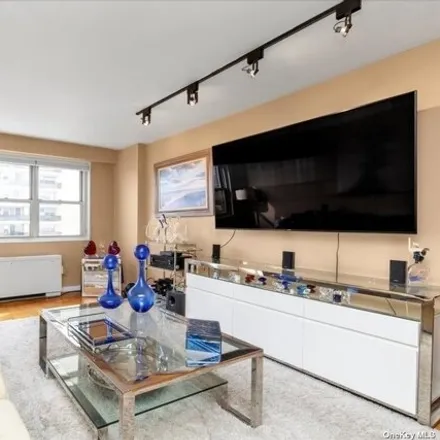 Image 1 - 66-37 102nd Street, New York, NY 11375, USA - Apartment for sale
