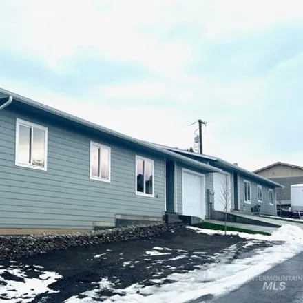 Buy this 6 bed house on 1646 18th Avenue in Lewiston, ID 83501