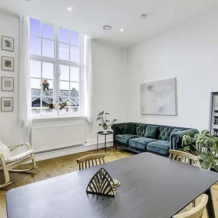Image 2 - Berrymead Gardens, London, W3 8AA, United Kingdom - Apartment for rent