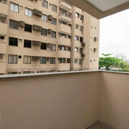 Buy this 2 bed apartment on Avenida Feliciano Sodré in Centro, Niterói - RJ