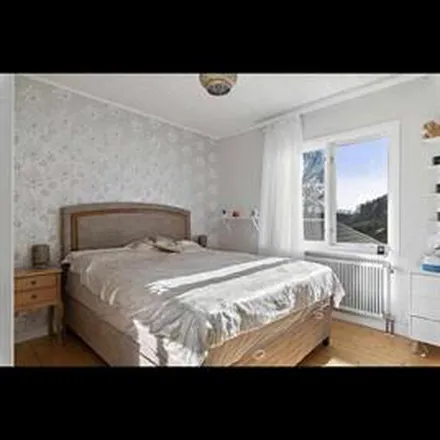 Rent this 4 bed apartment on Sund in Allévägen, 153 60 Mölnbo