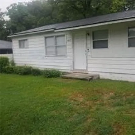 Buy this 2 bed house on 1701 Randall Road in Macon, GA 31206
