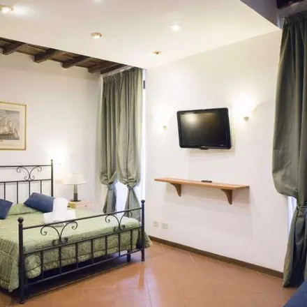 Rent this 1 bed apartment on White Cafè in Via del Tritone, 118