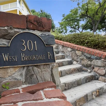 Image 3 - 301 West Brookdale Place, Fullerton, CA 92832, USA - House for sale