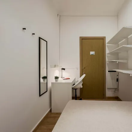 Image 2 - Farmàcia Rodas, Carrer d'Occident, 14, 08903 l'Hospitalet de Llobregat, Spain - Room for rent