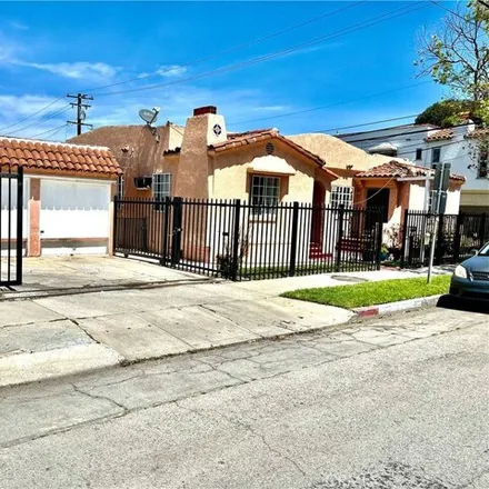 Buy this 7 bed house on 157 West 20th Street in Long Beach, CA 90806