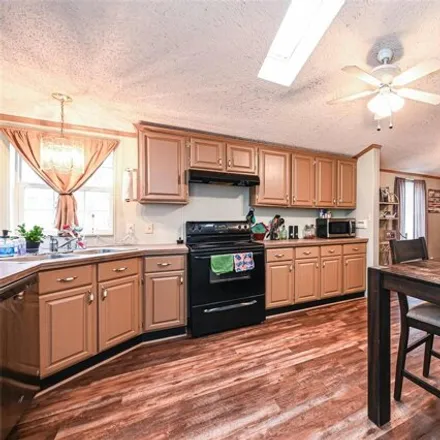 Image 6 - 147 Moss Drive, Taylorsville Beach, Alexander County, NC 28681, USA - Apartment for sale