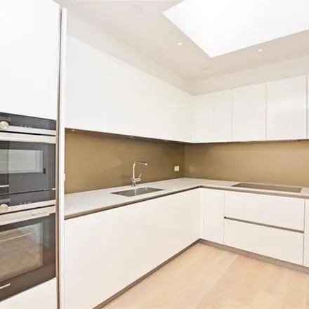 Rent this 3 bed apartment on Elmfield Avenue in London, TW11 8BU
