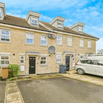 Buy this 3 bed townhouse on Fresson Road in Stevenage, SG1 3QU