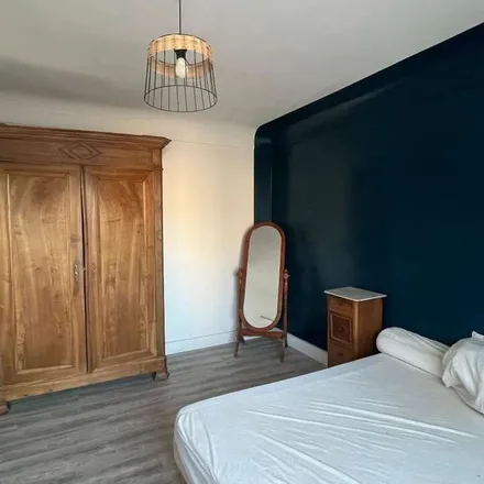 Rent this 5 bed apartment on 63 Place de la Liberté Général Charles de Gaulle in 84310 Morières-lès-Avignon, France