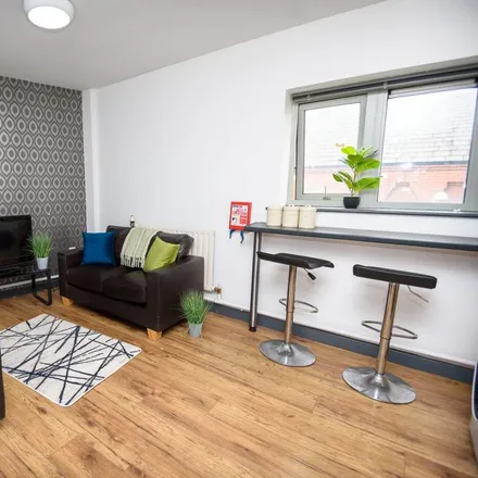 Rent this 3 bed apartment on Uni Express in 1b Talbot Street, Nottingham