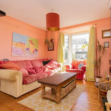 Image 2 - Fitzroy Avenue, East Cliftonville, Margate, CT9 2TX, United Kingdom - Townhouse for sale