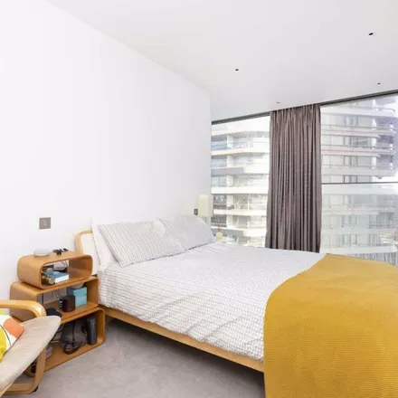 Image 6 - Carrara Tower, 1 City Road, London, EC1V 2AD, United Kingdom - Apartment for rent