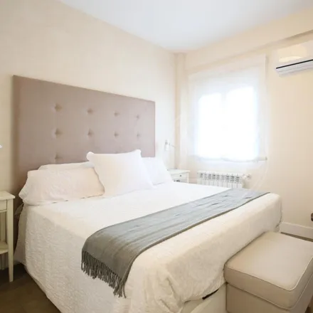 Rent this 1 bed apartment on Madrid in Arminza, Paseo de la Castellana