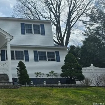 Buy this 5 bed house on 1 Dillon Avenue in Brookhaven, Terryville