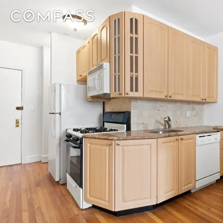 Rent this 1 bed house on 6 E 65th St Apt 6a in New York, 10065