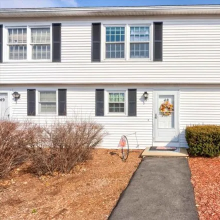 Image 3 - 90 Edward J. Roy Drive, Manchester, NH 03104, USA - Townhouse for rent