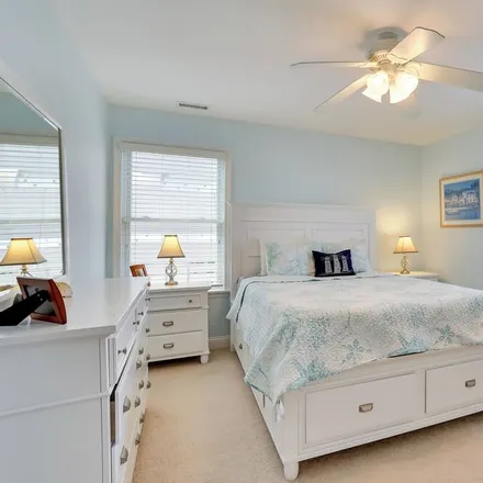 Rent this 5 bed house on Brigantine in NJ, 08203