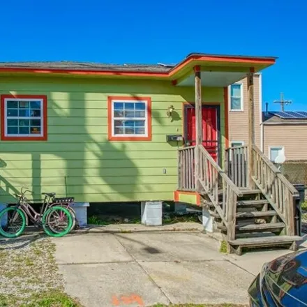 Image 1 - 127 North Johnson Street, New Orleans, LA 70112, USA - House for sale