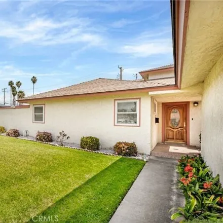 Image 3 - 620 South Newcastle Drive, Anaheim, CA 92804, USA - House for sale