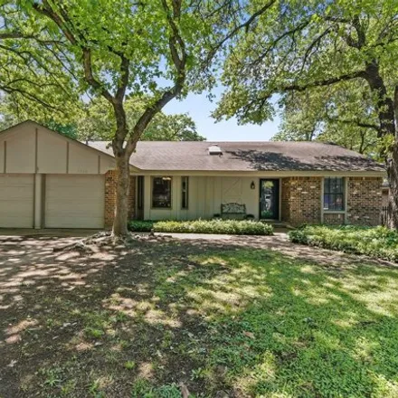 Buy this 3 bed house on 5548 Silver Bow Trail in Arlington, TX 76017