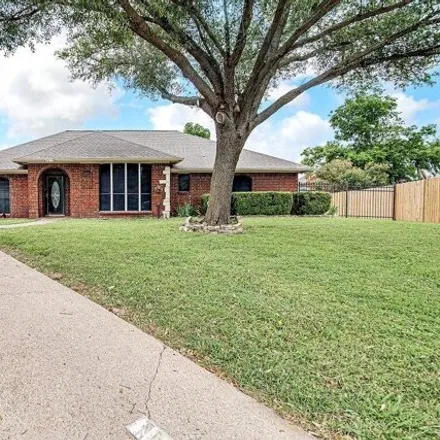 Image 2 - 3028 Village Green Drive, Grand Prairie, TX 75052, USA - House for rent