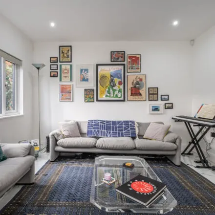 Image 2 - Delmore, 18n Brondesbury Park, Brondesbury Park, London, NW6 7AY, United Kingdom - Apartment for sale