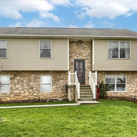 Buy this 3 bed house on 279 North East Street in Hummelstown, Dauphin County