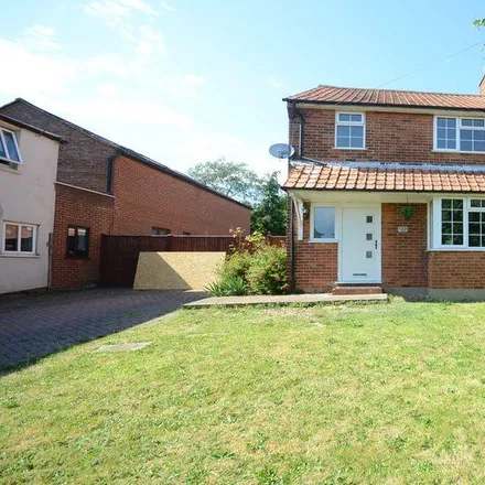 Rent this 3 bed duplex on 131 Peppard Road in Reading, RG4 8TR