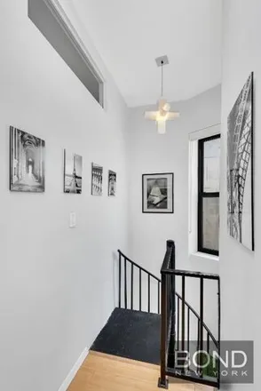 Image 4 - 613 East 6th Street, New York, NY 10009, USA - Apartment for sale