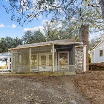 Image 7 - 106 Arborvitae Drive, Pine Knoll Shores, Carteret County, NC 28512, USA - House for sale