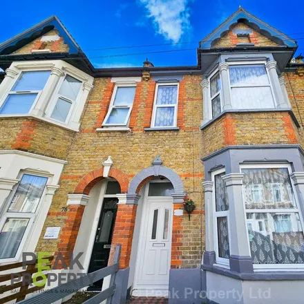 Rent this 2 bed house on North Avenue in Southend-on-Sea, SS2 5HU