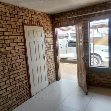 Image 2 - Adcock Street, Johannesburg Ward 13, Soweto, 1861, South Africa - Apartment for rent