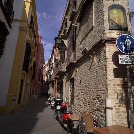 Image 5 - Calle Álvarez Quintero, 30, 41004 Seville, Spain - Apartment for rent
