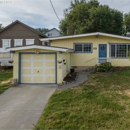 Buy this 3 bed house on 1256 East 10th Street in The Dalles, OR 97058