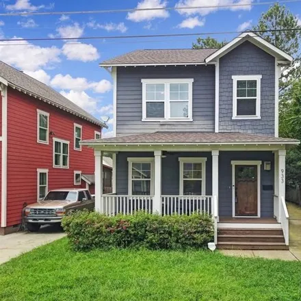Buy this 3 bed house on 933 Sweetbriar Street in Charlotte, NC 28205